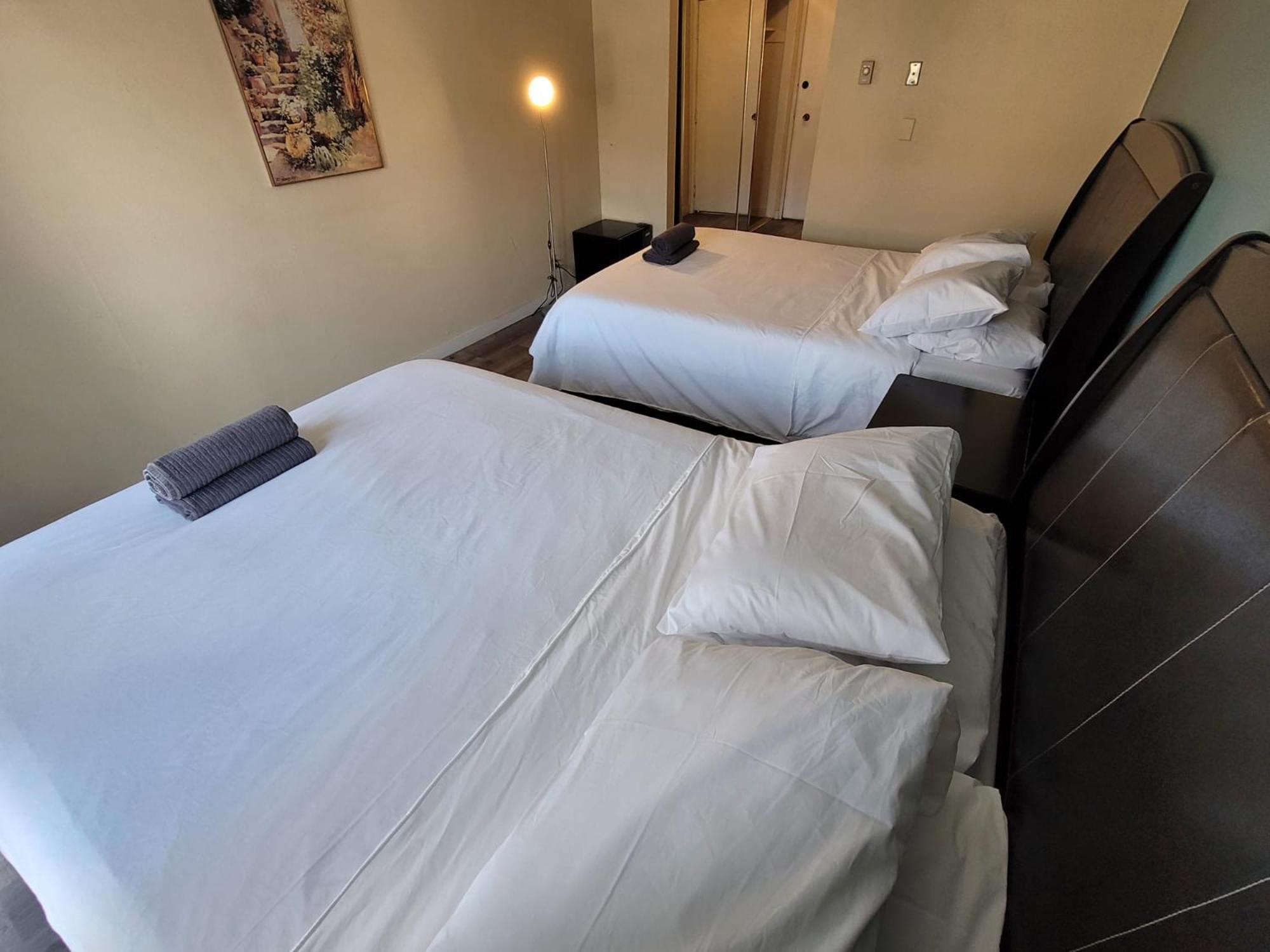 Great Location Double Queen Bed Unit Appartement *